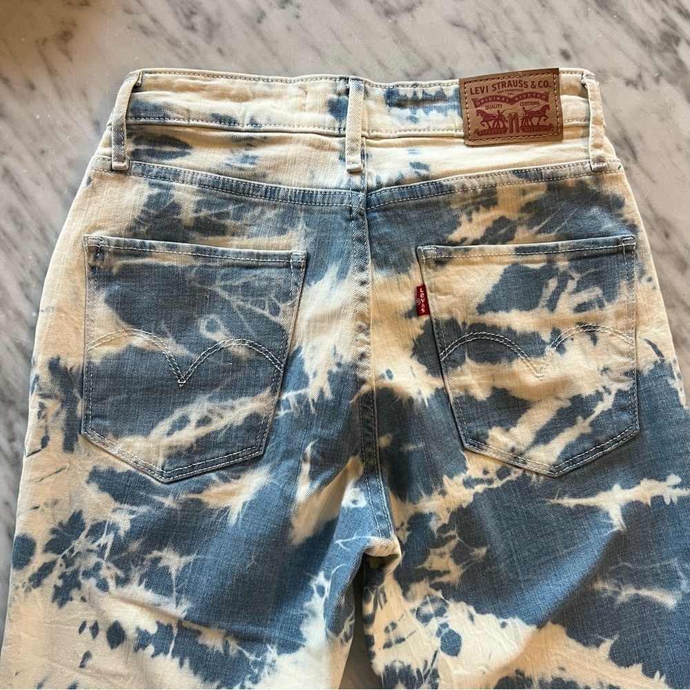 Levi's Tie-Dye Skinny Jeans in Blue and White